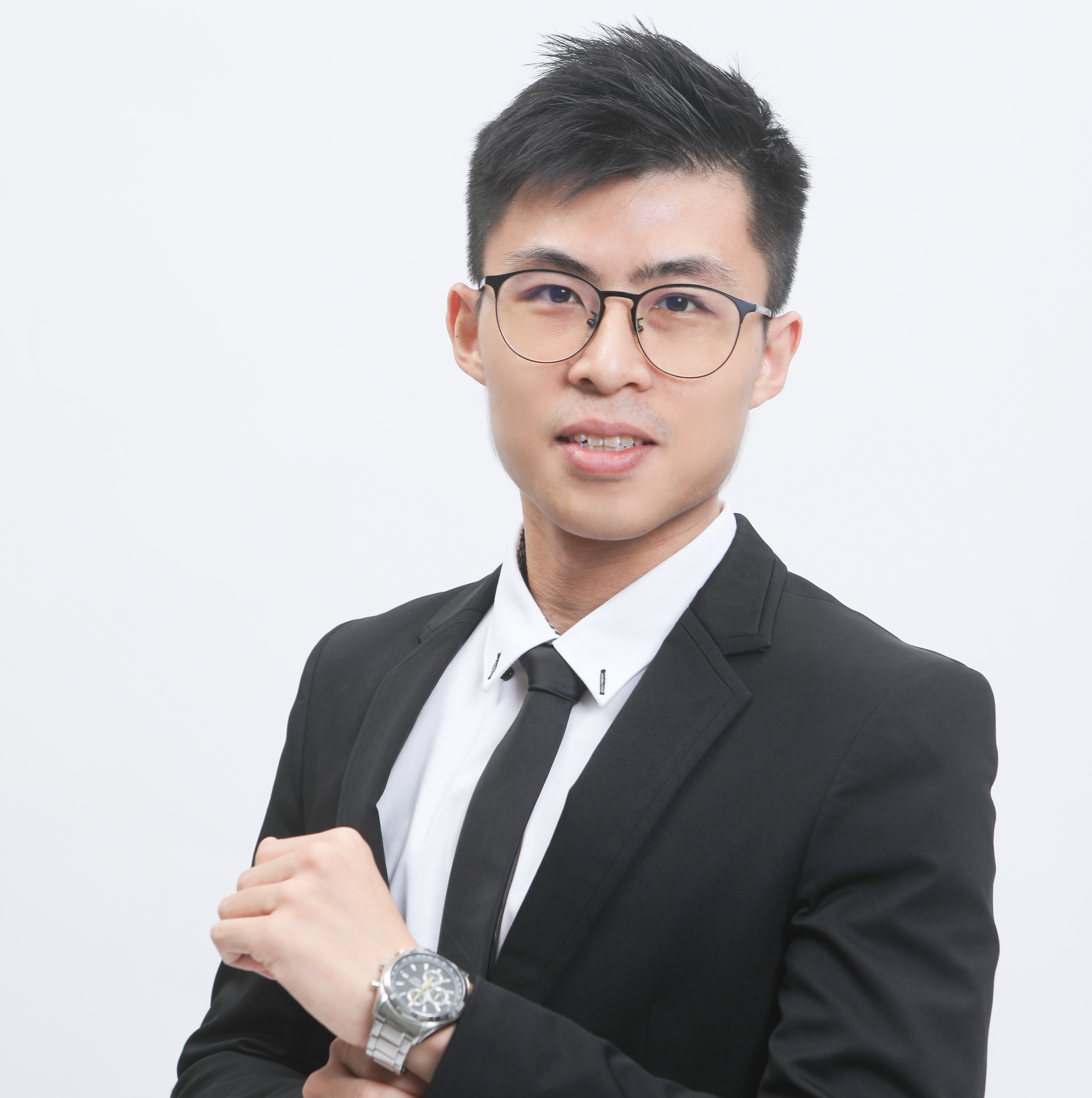 Horst Yong - Management