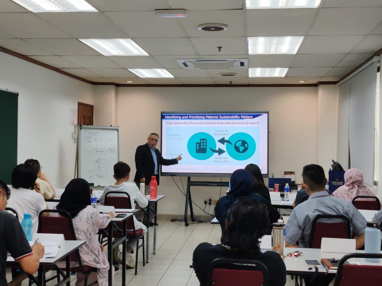 Malaysian business leaders attending ESG Penang corporate seminar