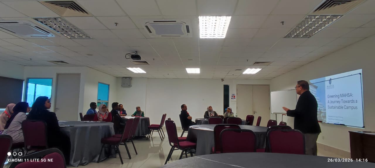 Dr Kuan leading carbon measurement workshop for Malaysian SMEs